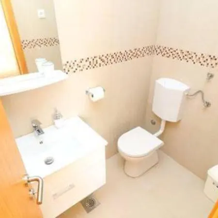 Seafront Silence - With Terrace And Sea View *