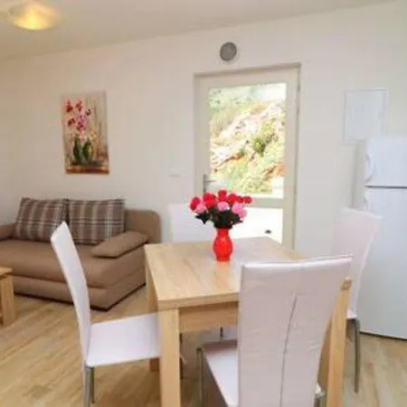 Seafront Silence - With Terrace And Sea View *