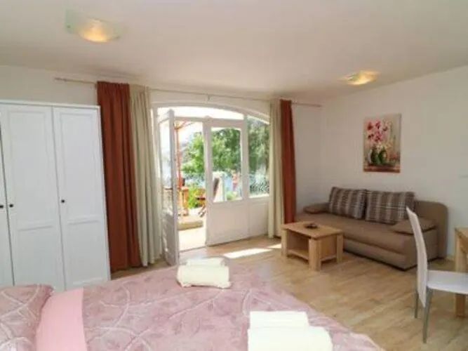 Apartman Seafront Silence - With Terrace And Sea View *