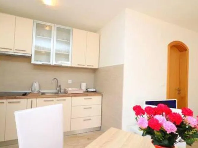 Seafront Silence - With Terrace And Sea View *