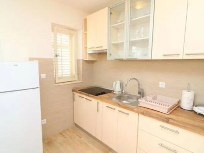 Apartman Seafront Silence - With Terrace And Sea View