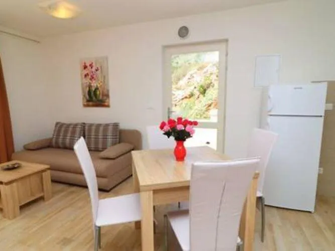 Seafront Silence - With Terrace And Sea View *